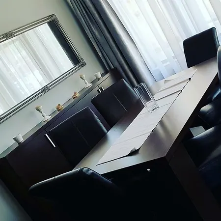 Vila Carla Vilă *